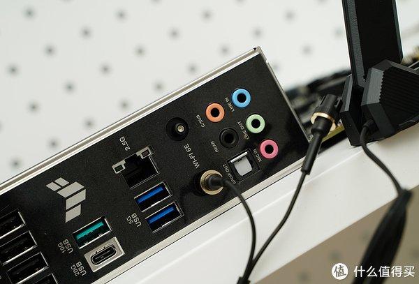 华硕TUFGAMINGB760M-PLUSWIFIII重炮手主板拆解评测迎合14代酷睿再进化
